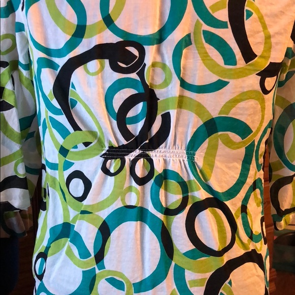 Ann Taylor Geometric print 3/4 sleeve top+ - Picture 3 of 6
